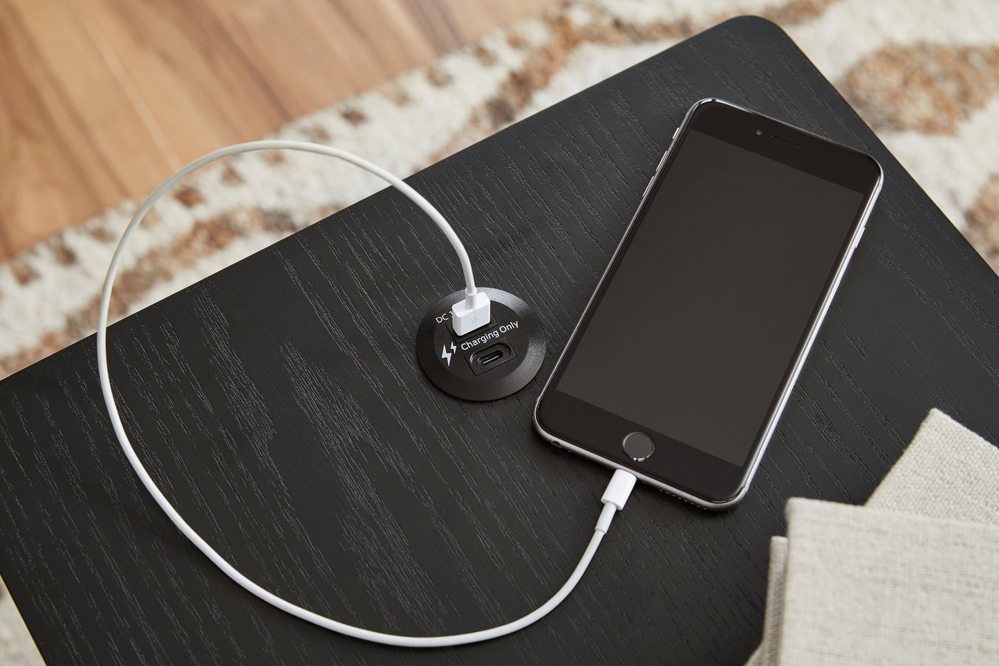 T208-117 - End Table (USB-A / USB-C Ports) **NEW ARRIVAL**