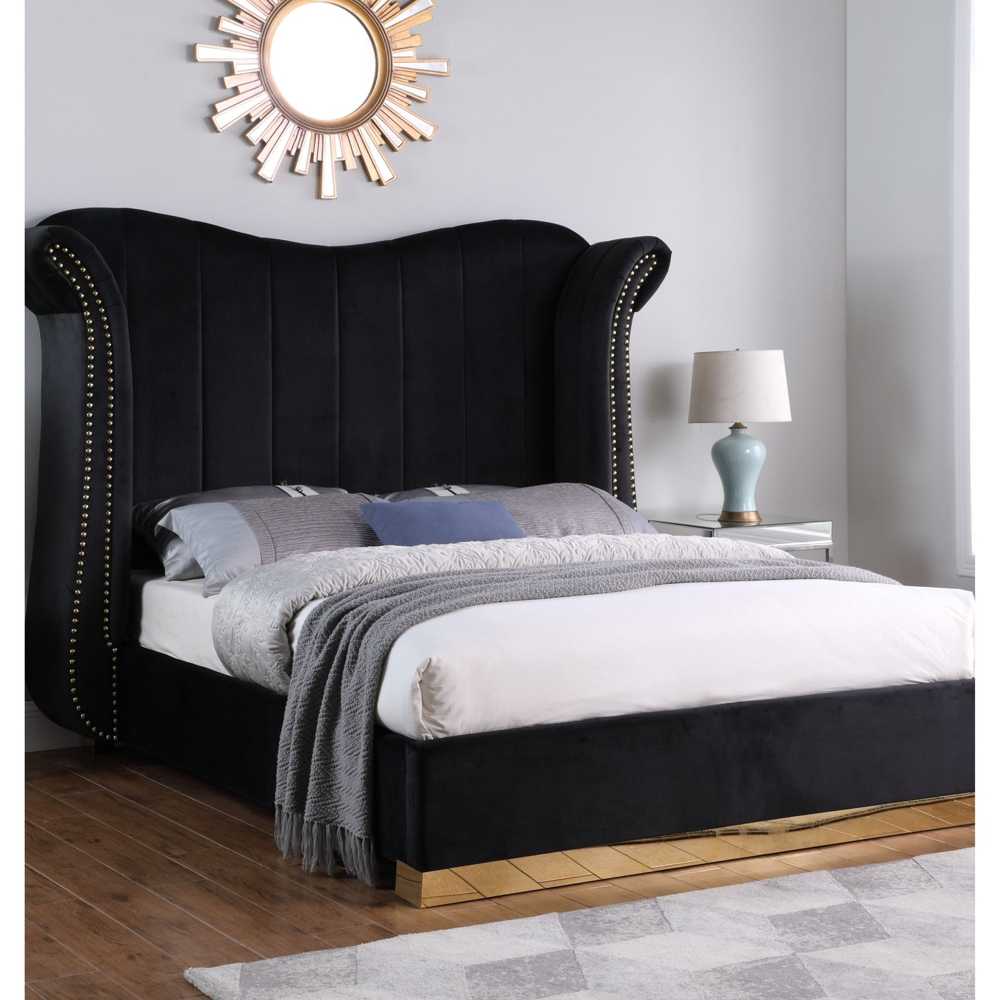 B400 Luna (Black) 66"H