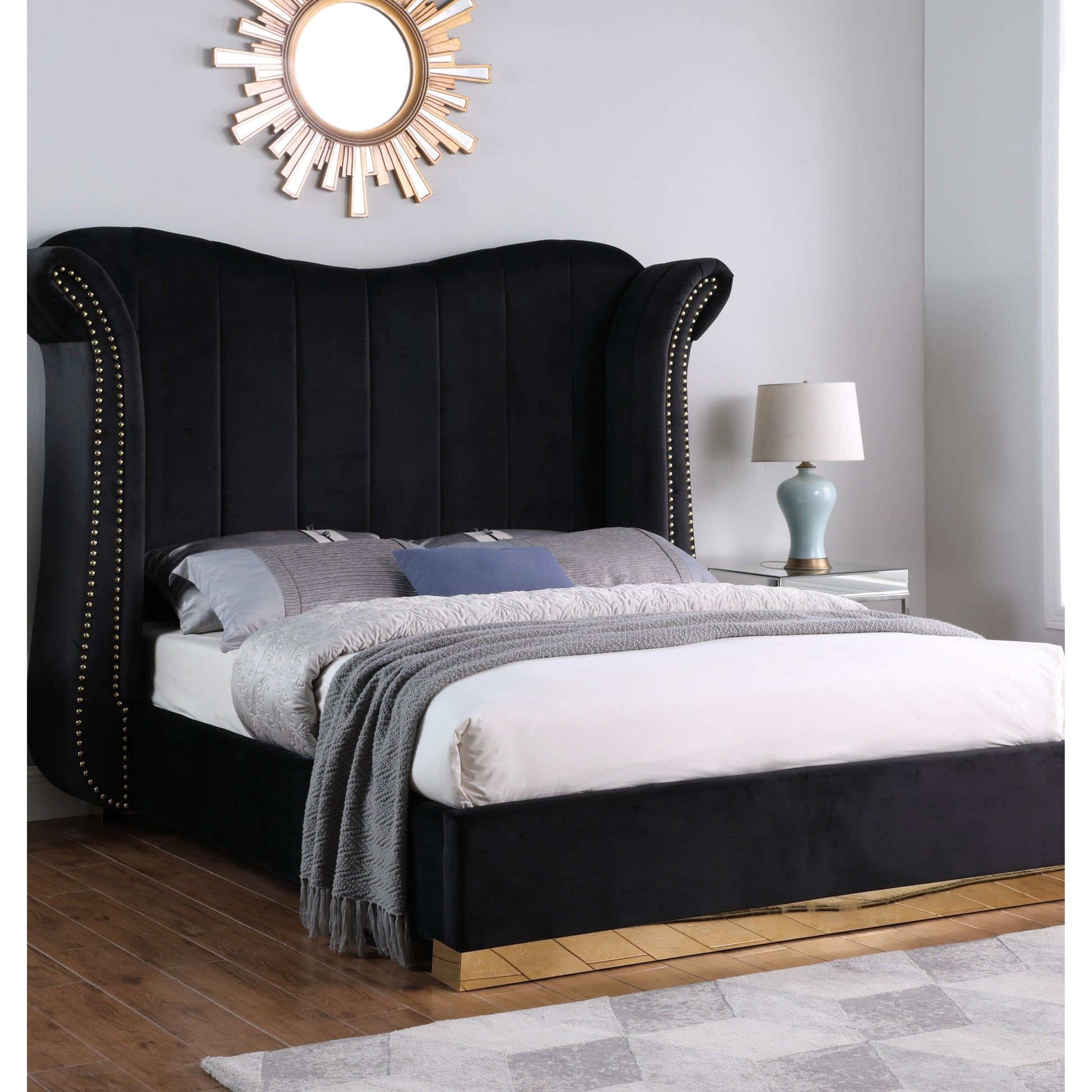 B400 Luna (Black) 66"H