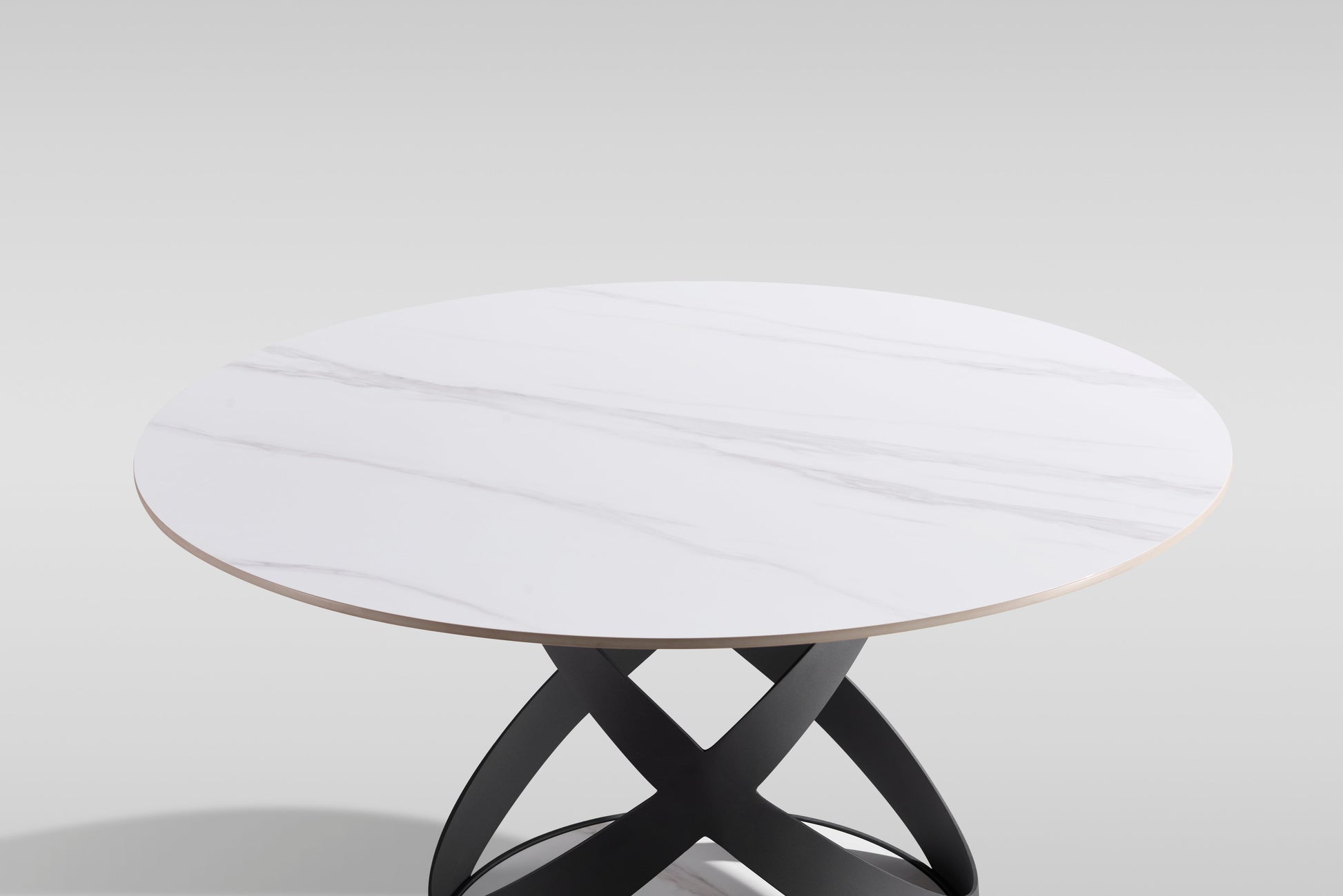 D1550 Dimi (White/Black)