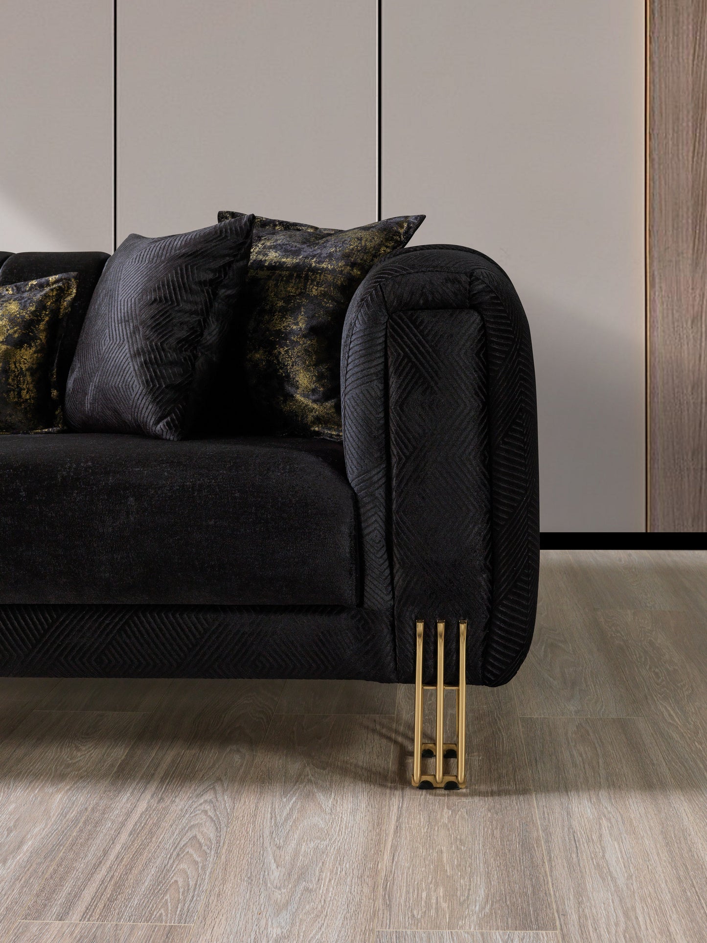 Santana Black Velvet Loveseat