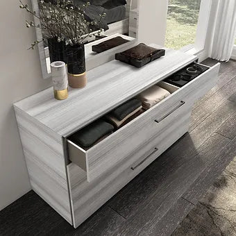 Mia Collection