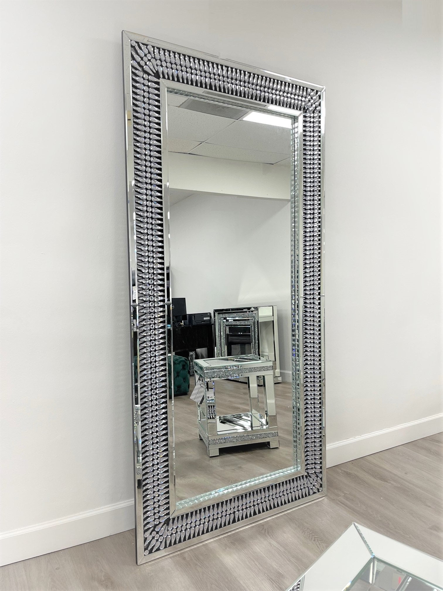 A6 - Floor Mirror ( 1 LEFT)