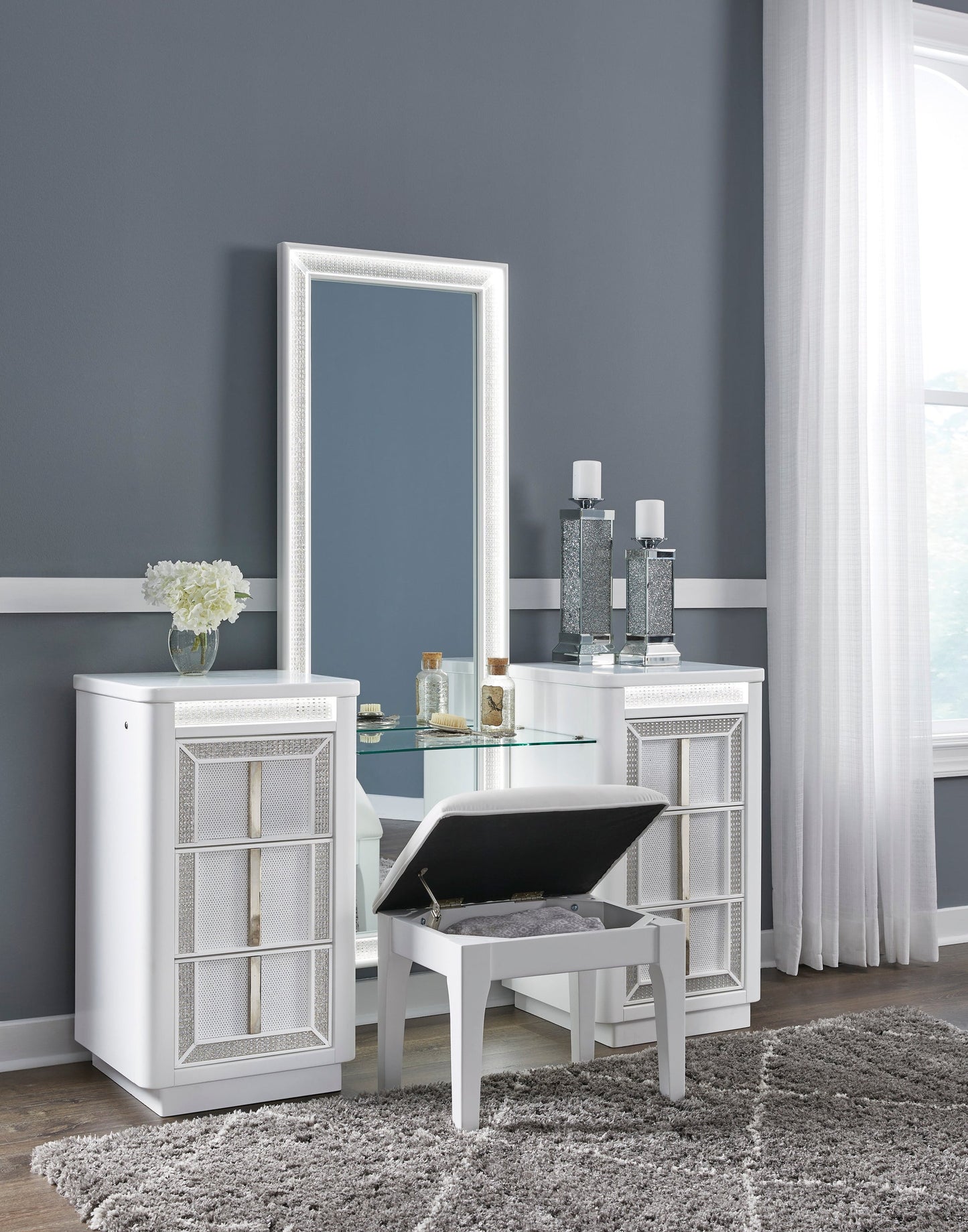 B822 - Vanity w/Stool (LED Lights) **ON SALE**