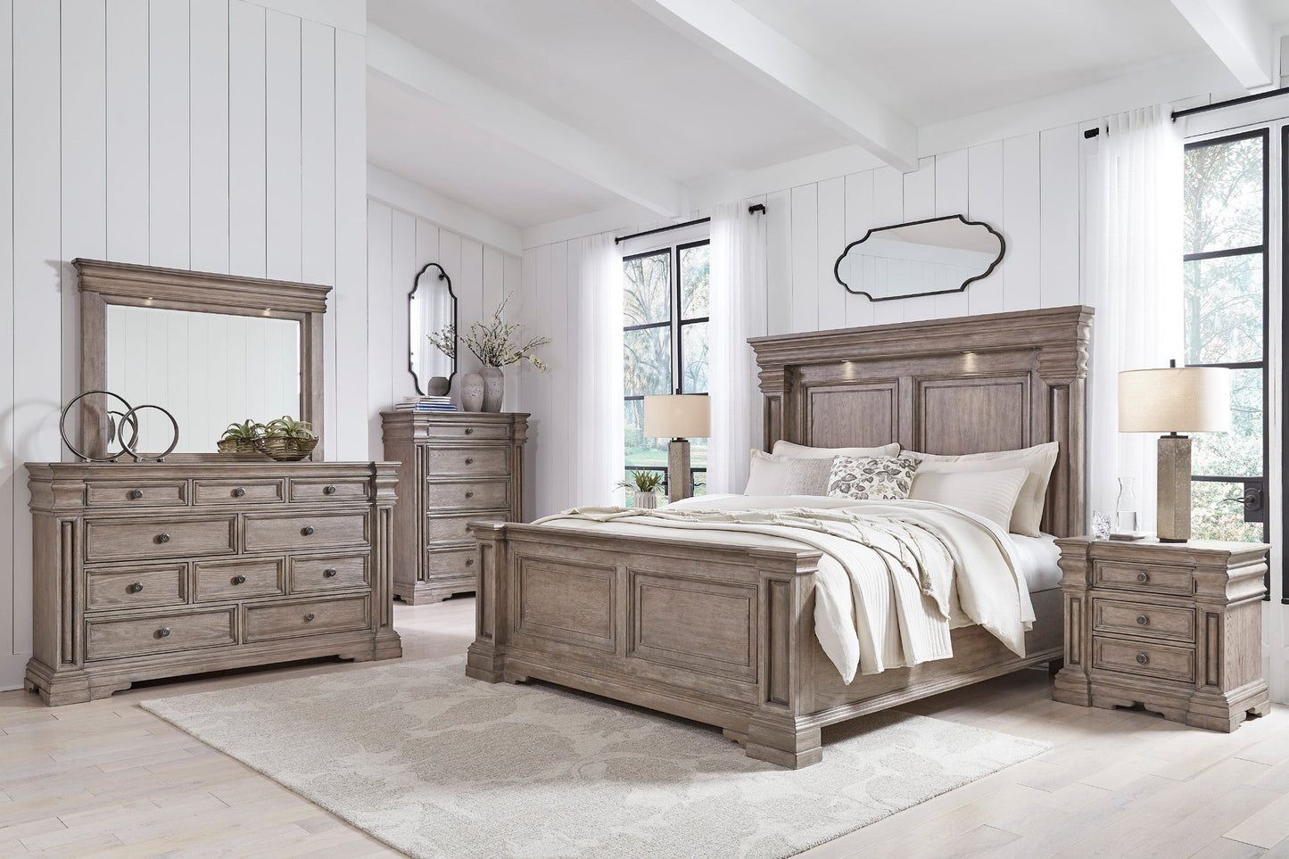 Ashley B916 5PC Bedroom Set, Queen & King